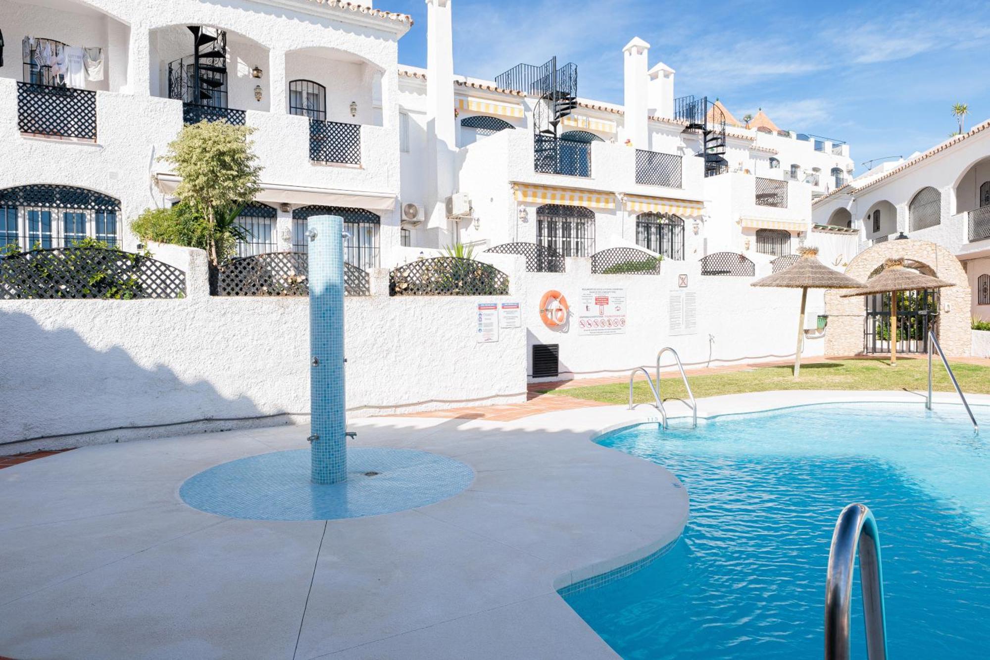 Cosy Apartment In Verano Azul 네르하 외부 사진