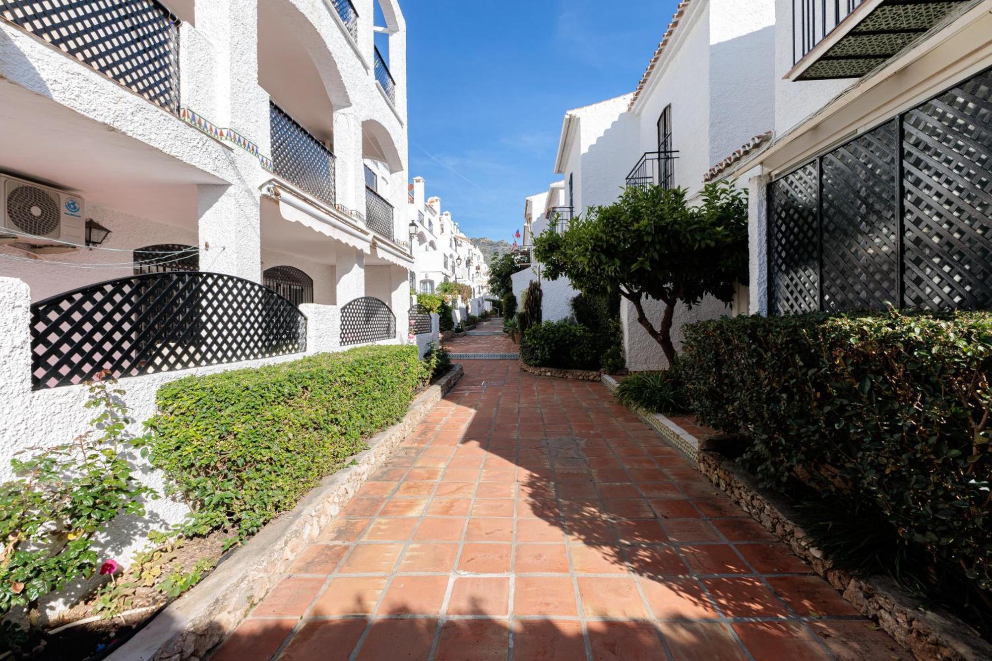 Cosy Apartment In Verano Azul 네르하 외부 사진