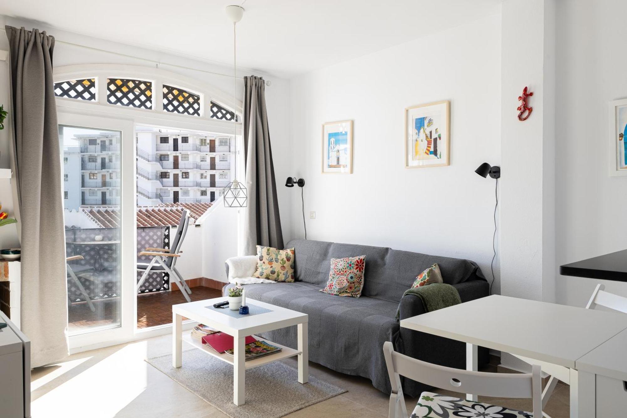 Cosy Apartment In Verano Azul 네르하 외부 사진