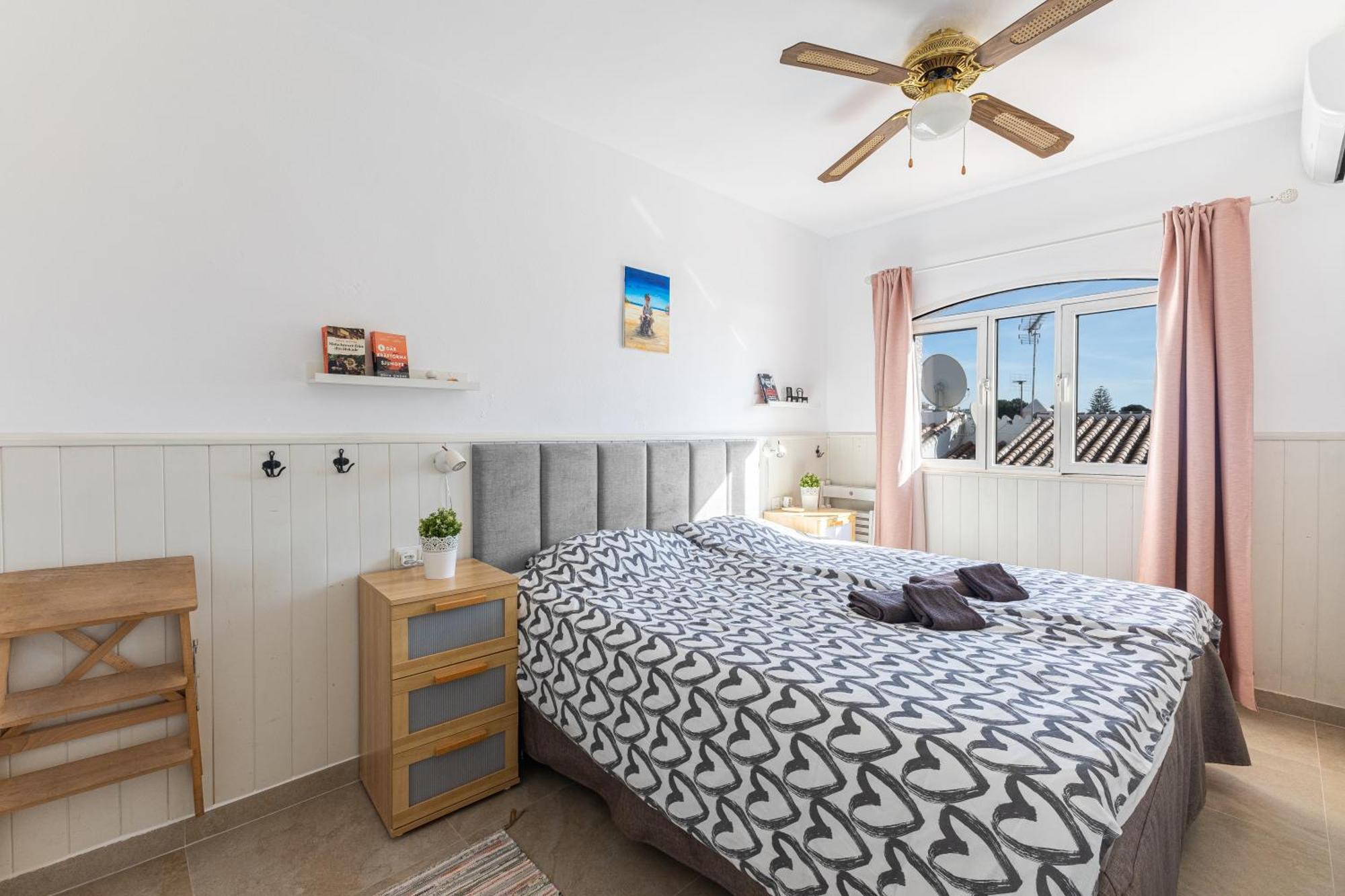 Cosy Apartment In Verano Azul 네르하 외부 사진