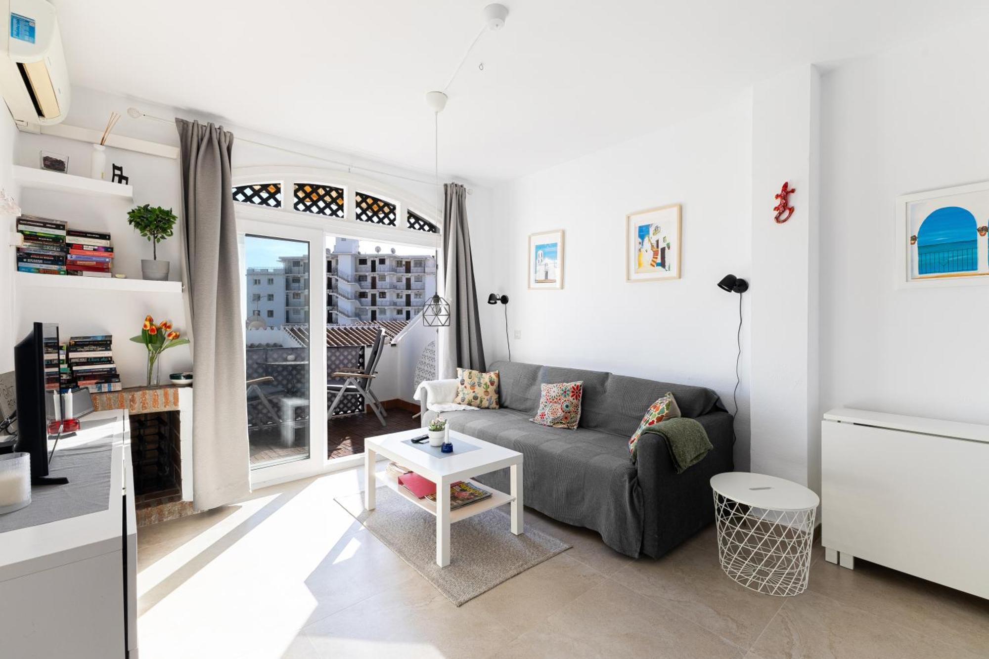 Cosy Apartment In Verano Azul 네르하 외부 사진